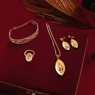 The Italian Gold Glamour