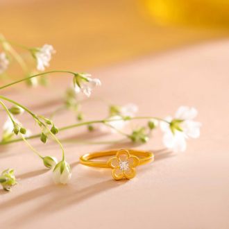 Elegant Floral Diamond Ring